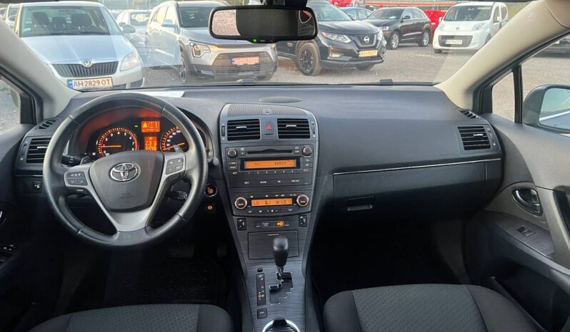 
								2011  TOYOTA Avensis заповнено									