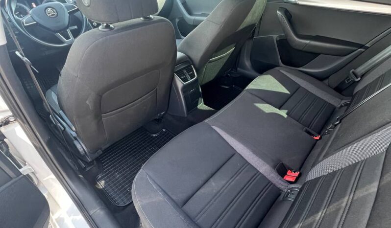 
								2020  SKODA Octavia Combi заповнено									