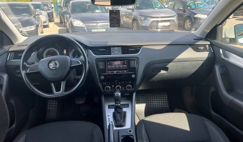 
								2020  SKODA Octavia Combi заповнено									