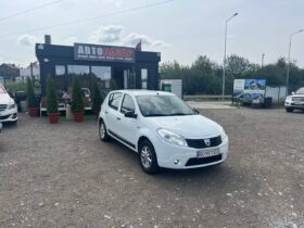 2010  RENAULT Logan