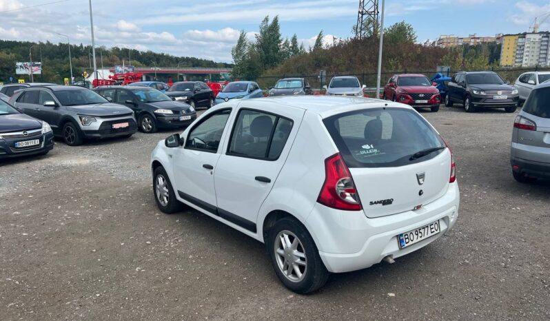 
								2010  RENAULT Logan заповнено									
