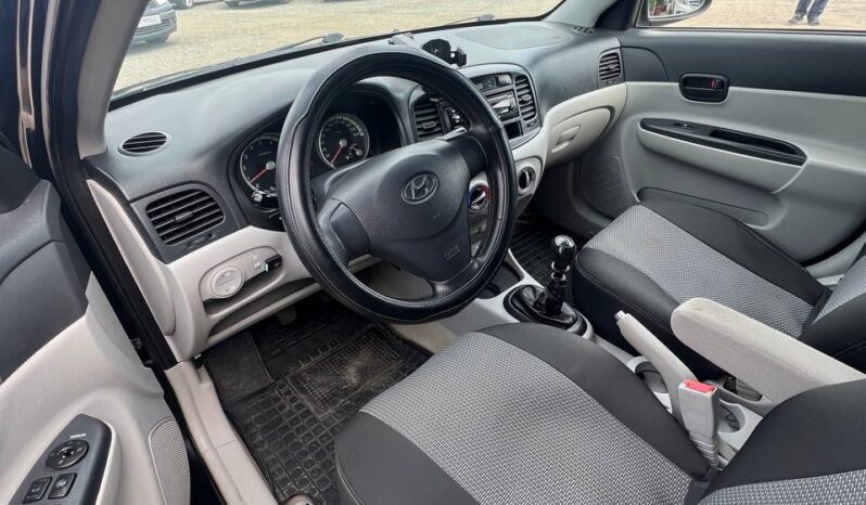 
								2008  HYUNDAI Accent заповнено									