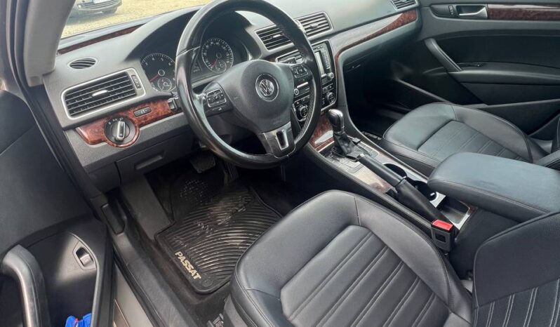 
								2012  VOLKSWAGEN Passat заповнено									