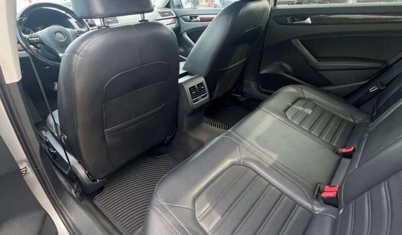 
								2012  VOLKSWAGEN Passat заповнено									