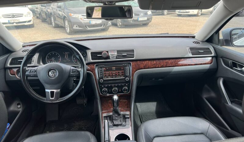 
								2012  VOLKSWAGEN Passat заповнено									