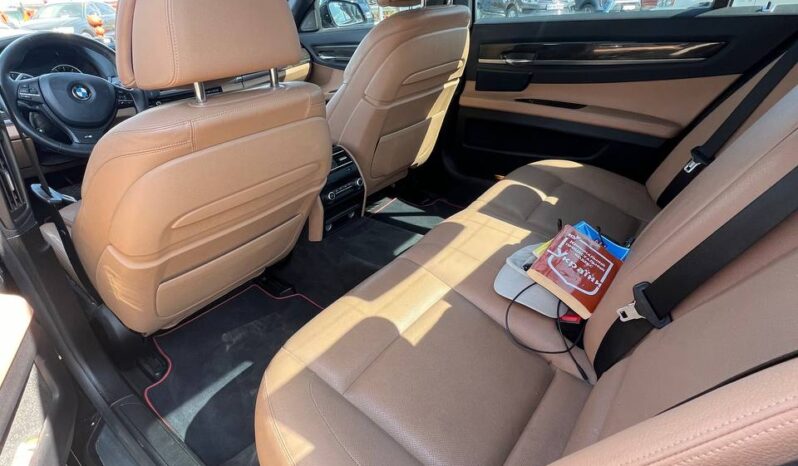 
								2011  BMW 7 S заповнено									