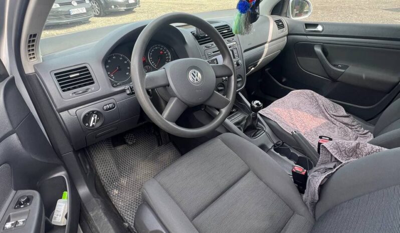 
								2005  VOLKSWAGEN Golf V Va заповнено									