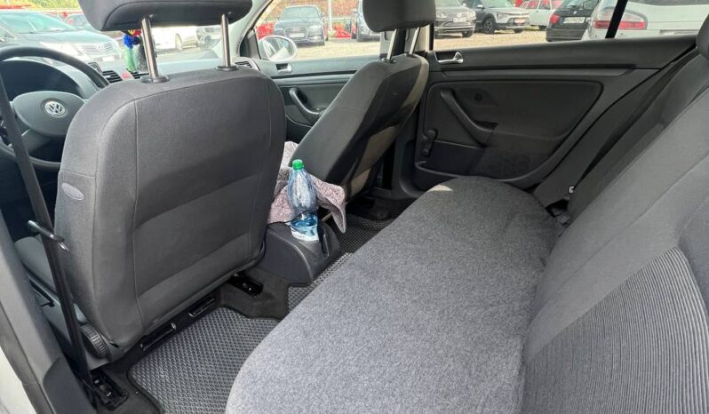 
								2005  VOLKSWAGEN Golf V Va заповнено									
