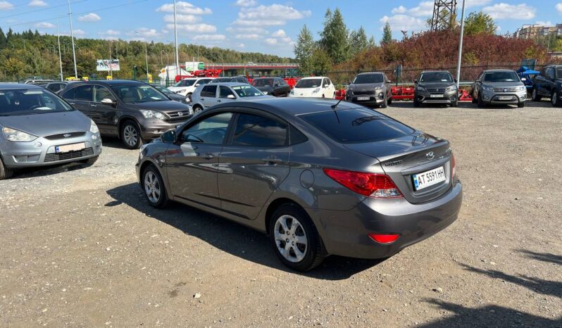 
								2014  HYUNDAI Accent заповнено									