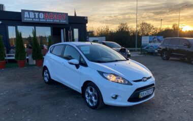2012  FORD Fiesta 5 doors