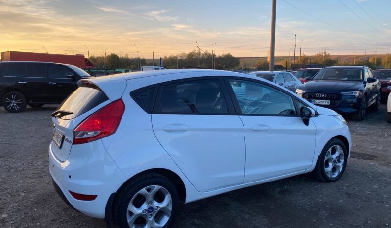 
								2012  FORD Fiesta 5 doors заповнено									