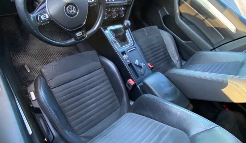 
								2015  VOLKSWAGEN Passat заповнено									