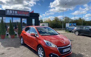 2017  PEUGEOT 208 5 doors