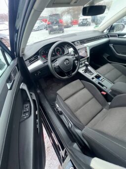 
										2019  VOLKSWAGEN Passat заповнено									
